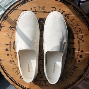 Old Navy white slip on sneaker, size 7 never worn!